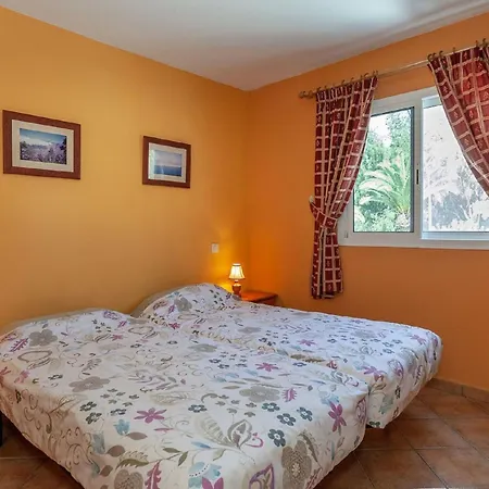 아파트 Near The Beach, Big Terrace With Sea Views, Wifi And Parking