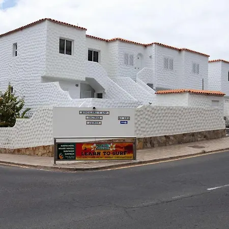 Near The Beach, Big Terrace With Sea Views, Wifi And Parking Apartman