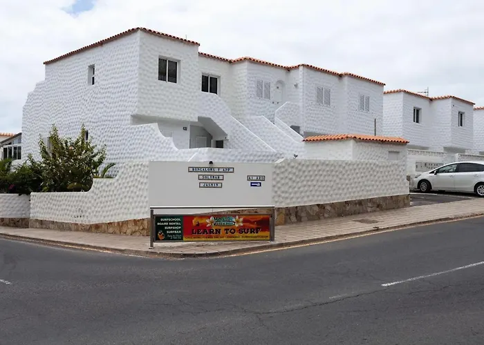 Near The Beach, Big Terrace With Sea Views, Wifi And Parking شقة