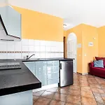 Near The Beach, Big Terrace With Sea Views, Wifi And Parking شقة *